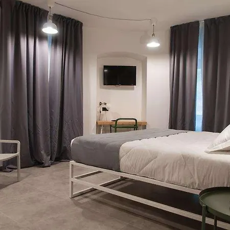 Iron Hotel Bari
