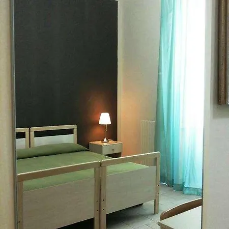 Moderno Hotel *