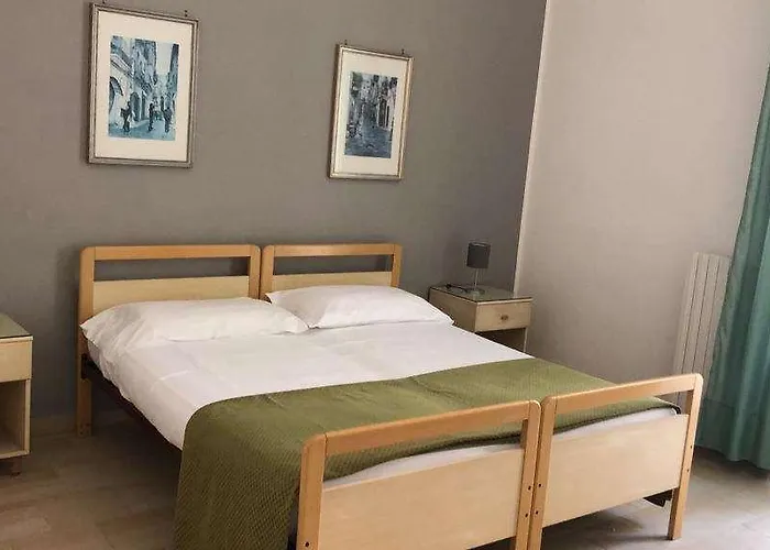 Moderno Hotel *